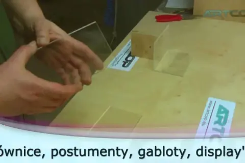 Czym skleić akryl (pleksi) trwale i estetycznie? Kompletny poradnik.