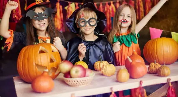 Przebranie dla chłopca DIY: Od kartonu do bohatera! Poradnik
