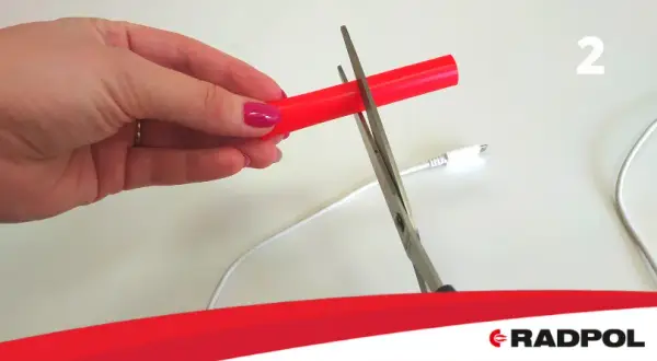 Jak naprawić kabel ładowarki? Poradnik DIY i oszczędność.
